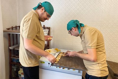 "У наш продукт вкладаємо любов": як у Вінниці молодь з інвалідністю навчають соціальному підприємництву "У наш продукт вкладаємо любов": як у Вінниці молодь з інвалідністю навчають соціальному підприємництву