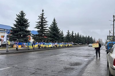 "Ми не здаємось": у Подільську родини безвісти зниклих щонеділі нагадують про своїх захисників "Ми не здаємось": у Подільську родини безвісти зниклих щонеділі нагадують про своїх захисників