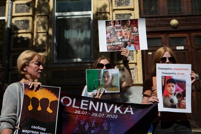 Родини військовополонених зібралися на мітинг