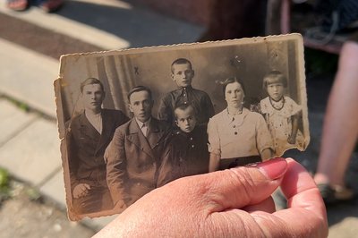 "Перша кравчиня та господиня у селі": про своє життя розповіла 91-річна жінка із Рівненщини "Перша кравчиня та господиня у селі": про своє життя розповіла 91-річна жінка із Рівненщини