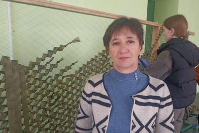 "Була велика потреба, за тиждень сплели 15 сіток": як жителі села на Житомирщині допомагають військовим "Була велика потреба, за тиждень сплели 15 сіток": як жителі села на Житомирщині допомагають військовим