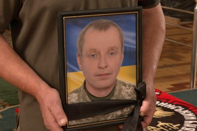 "Техніка — це його стихія була": у Луцьку попрощалися з загиблим на війні Олексієм Бондарем "Техніка — це його стихія була": у Луцьку попрощалися з загиблим на війні Олексієм Бондарем