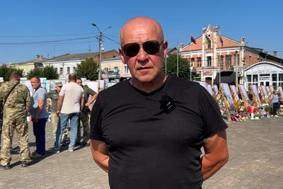 "Був людиною з великої букви": у Дубні на Рівненщині попрощалися з солдатом Олегом Романюком "Був людиною з великої букви": у Дубні на Рівненщині попрощалися з солдатом Олегом Романюком