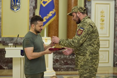 "За заслуги". Президент нагородив відеоператора Суспільне Миколаїв орденом "За заслуги". Президент нагородив відеоператора Суспільне Миколаїв орденом