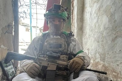 «Пишаюся тим, що нищу ворога»: історія 21-річного оператора FPV-дронів 25-ї бригади на позивний «Біня» «Пишаюся тим, що нищу ворога»: історія 21-річного оператора FPV-дронів 25-ї бригади на позивний «Біня»