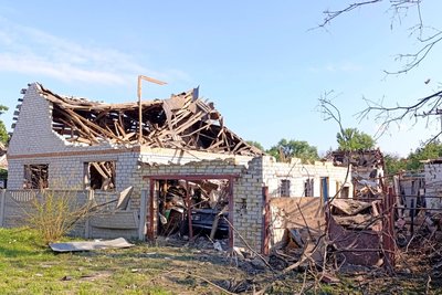 Пошкоджений житловий будинок Пошкоджений житловий будинок