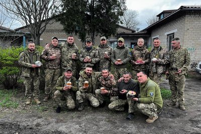 "Ви тримаєте небо над Україною!": як Закарпатська 128-ма бригада відзначає Великдень