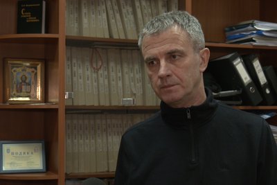 У Житомирі ветеран чекає понад пів року на підйомник у під'їзді, аби самостійно пересуватися — чому досі не збудували У Житомирі ветеран чекає понад пів року на підйомник у під'їзді, аби самостійно пересуватися — чому досі не збудували