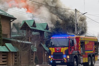 Пожежа і стовп диму в одному з районів Житомира: що відомо про ситуацію Пожежа і стовп диму в одному з районів Житомира: що відомо про ситуацію