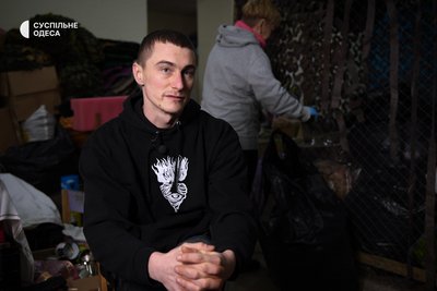 Волонтерить після повернення з фронту: як одесит перетворює сміття у донати Волонтерить після повернення з фронту: як одесит перетворює сміття у донати