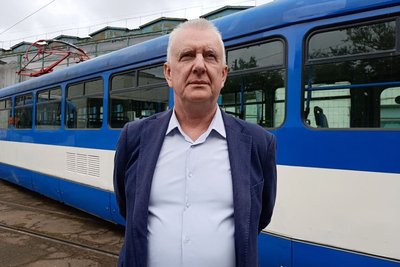 Тестовий рейс: у Житомирі на обкатку за маршрутом вийшов перший із 6 трамваїв, які подарувала Хорватія Тестовий рейс: у Житомирі на обкатку за маршрутом вийшов перший із 6 трамваїв, які подарувала Хорватія