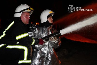 Армія РФ атакувала Житомирщину: пошкоджені промислові об'єкти та складські приміщення Армія РФ атакувала Житомирщину: пошкоджені промислові об'єкти та складські приміщення