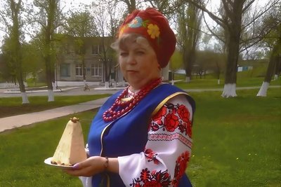 Алла Радіонова із сирною паскою