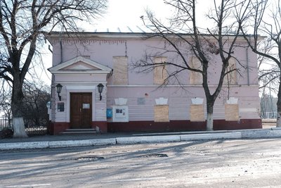 З пошкодженого музею у Балаклії вивозять на реставрацію найцінніші експонати З пошкодженого музею у Балаклії вивозять на реставрацію найцінніші експонати