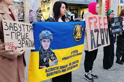 "Немає тіла — надія є": лучанка шукає безвісти зниклого на війні чоловіка "Немає тіла — надія є": лучанка шукає безвісти зниклого на війні чоловіка