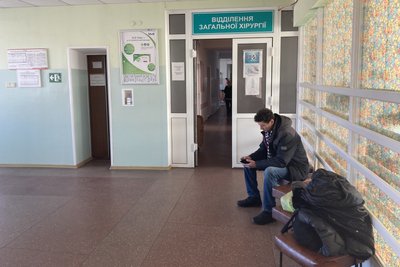 "Ми сказали, що їх вивезли, а насправді пацієнти знаходились тут". Херсонські лікарі розповіли, як працювали в окупації "Ми сказали, що їх вивезли, а насправді пацієнти знаходились тут". Херсонські лікарі розповіли, як працювали в окупації