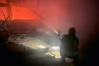 РФ атакувала Одещину: пожежі в багатоповерхівках Одеси, пошкоджено портову інфраструктуру РФ атакувала Одещину: пожежі в багатоповерхівках Одеси, пошкоджено портову інфраструктуру