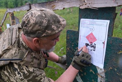 "Я не даю порад, я навчаю". Інструктор "Барон" розповів про службу на Сумщини "Я не даю порад, я навчаю". Інструктор "Барон" розповів про службу на Сумщини