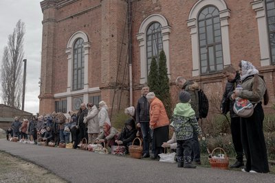 Як відбувається передвеликодня служба в одному з храмів Харкова — фоторепортаж Як відбувається передвеликодня служба в одному з храмів Харкова — фоторепортаж
