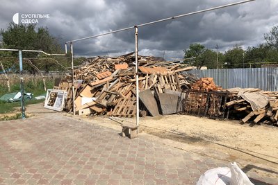 Семеро в одній кімнаті: в громаді на Одещині відновлюють будинки після ракетного обстрілу росіян Семеро в одній кімнаті: в громаді на Одещині відновлюють будинки після ракетного обстрілу росіян