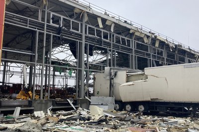 Удар по "Новій пошті" під Харковом. Експерти ідентифікували тіла п'ятьох загиблих Удар по "Новій пошті" під Харковом. Експерти ідентифікували тіла п'ятьох загиблих