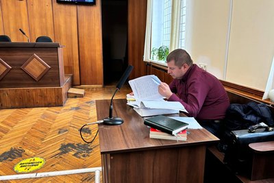 Суд у справі жителів Житомирщини, обвинувачених в рекеті, знову перенесли Суд у справі жителів Житомирщини, обвинувачених в рекеті, знову перенесли