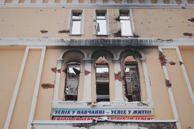Школа №134 у Харкові, яку наприкінці лютого 2022 року захопили російські спецпризначенці, яким вдалося прорватися у Харків, лютий 2025 року Школа №134 у Харкові, яку наприкінці лютого 2022 року захопили російські спецпризначенці, яким вдалося прорватися у Харків, лютий 2025 року