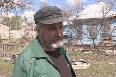 У Котлярах прибирають наслідки ракетного обстрілу РФ У Котлярах прибирають наслідки ракетного обстрілу РФ