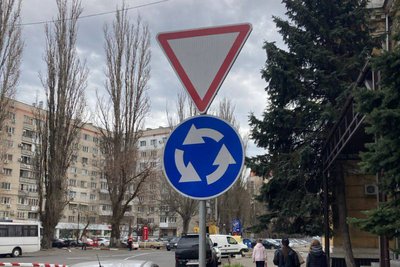 В Одесі організували круговий рух на одному з перехресть В Одесі організували круговий рух на одному з перехресть
