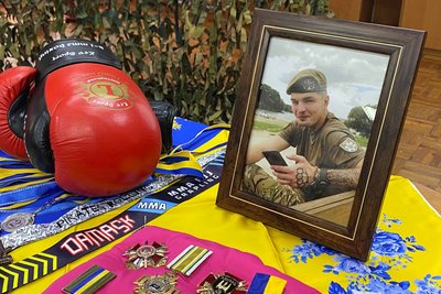 "Час відважних": у Вінниці відбулася презентація книги загиблого оборонця Євгенія Ролдугіна "Час відважних": у Вінниці відбулася презентація книги загиблого оборонця Євгенія Ролдугіна