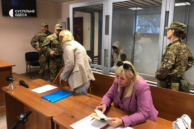 "Передавала дані про військових": в Одесі жінці, підозрюваній у держзраді, продовжили арешт ще на 60 діб "Передавала дані про військових": в Одесі жінці, підозрюваній у держзраді, продовжили арешт ще на 60 діб