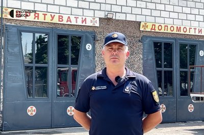 "У когось котики, собачки, а у нас - лелеки": у пожежній частині на Одещині оселилась родина птахів "У когось котики, собачки, а у нас - лелеки": у пожежній частині на Одещині оселилась родина птахів