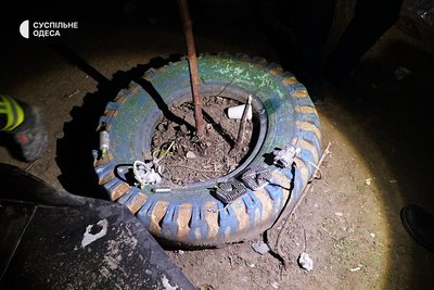 В Одесі внаслідок дронової атаки РФ пошкоджена житлова багатоповерхівка В Одесі внаслідок дронової атаки РФ пошкоджена житлова багатоповерхівка