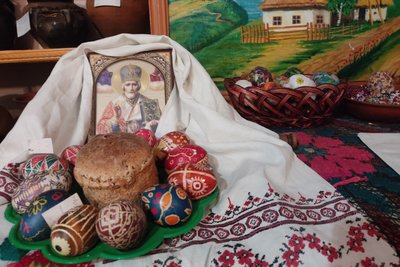 Пасхальний кошик, обряд вмивання відваром освячених яєць та хороводи — яких великодніх традицій дотримувалися на Поліссі Пасхальний кошик, обряд вмивання відваром освячених яєць та хороводи — яких великодніх традицій дотримувалися на Поліссі