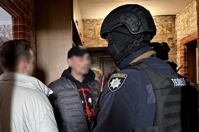 Троє жителів Житомира виготовляли і збували амфетамін – чоловікам повідомили про підозру Троє жителів Житомира виготовляли і збували амфетамін – чоловікам повідомили про підозру