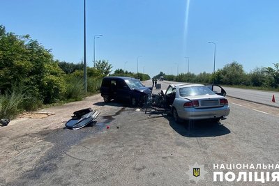 У ДТП поблизу Житомира травмувалися шестеро людей, з яких троє — діти: поліція розслідує обставини У ДТП поблизу Житомира травмувалися шестеро людей, з яких троє — діти: поліція розслідує обставини