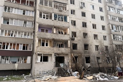 "Вигоріло все". У Сумах російські БпЛА вдарили по “Епіцентру”, будинках і авто "Вигоріло все". У Сумах російські БпЛА вдарили по “Епіцентру”, будинках і авто