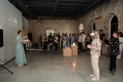 Після евакуації — через VR, музику та фотографію: як мистецькі резиденції зберігають пам'ять громад Донеччини Після евакуації — через VR, музику та фотографію: як мистецькі резиденції зберігають пам'ять громад Донеччини