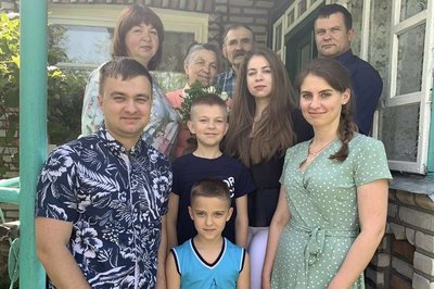 "Захоплювався космосом і любив бджіл": дідусь із Житомирщини загиблого пілота F-16 Олексія Меся розповів про онука "Захоплювався космосом і любив бджіл": дідусь із Житомирщини загиблого пілота F-16 Олексія Меся розповів про онука