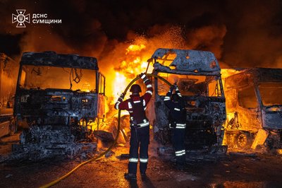 Безпілотник вдарив по автостоянці у Сумах Безпілотник вдарив по автостоянці у Сумах