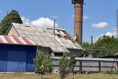 Російська армія вдарила по Тернах Недригайлівської громади: пошкоджене підприємство та будинки Російська армія вдарила по Тернах Недригайлівської громади: пошкоджене підприємство та будинки