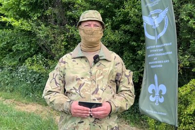"Подолали дистанцію в 25 кілометрів": курсантам-розвідникам на Рівненщині вручили їхні перші берети "Подолали дистанцію в 25 кілометрів": курсантам-розвідникам на Рівненщині вручили їхні перші берети