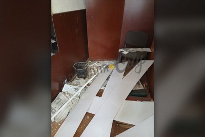 Через обстріл пошкоджене приміщення редакції газети "Білопільщина" Через обстріл пошкоджене приміщення редакції газети "Білопільщина"