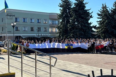 У Бердичеві на Житомирщині близько 400 людей долучилися до забігу пам’яті про загиблих захисників У Бердичеві на Житомирщині близько 400 людей долучилися до забігу пам’яті про загиблих захисників