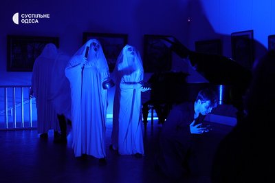 "Людина вовк": в Одесі відбулась прем’єра перформансу про пацієнта Зигмунда Фройда