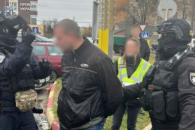 Виїзд за кордон для військовозобов'язаного за гроші — на Житомирщині підозрюють водія міжнародних перевезень Виїзд за кордон для військовозобов'язаного за гроші — на Житомирщині підозрюють водія міжнародних перевезень