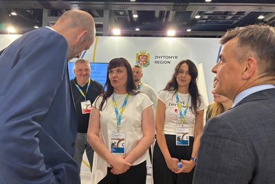 В Римі на конференції з питань відновлення України підписали угоду про відбудову в Житомирі ліцею №25 В Римі на конференції з питань відновлення України підписали угоду про відбудову в Житомирі ліцею №25