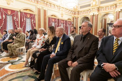"Національна легенда України": президент нагородив провідницю з Малина, маму Дмитра Козацького "Національна легенда України": президент нагородив провідницю з Малина, маму Дмитра Козацького