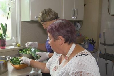 Консервація чи заморозка: як краще зберігати продукти на зиму, — поради від хмельницьких господинь та експертки Консервація чи заморозка: як краще зберігати продукти на зиму, — поради від хмельницьких господинь та експертки