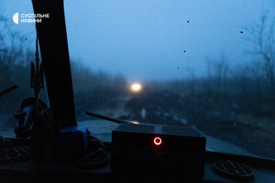 РЕБ на панелі передач вантажівки на Донеччині РЕБ на панелі передач вантажівки на Донеччині